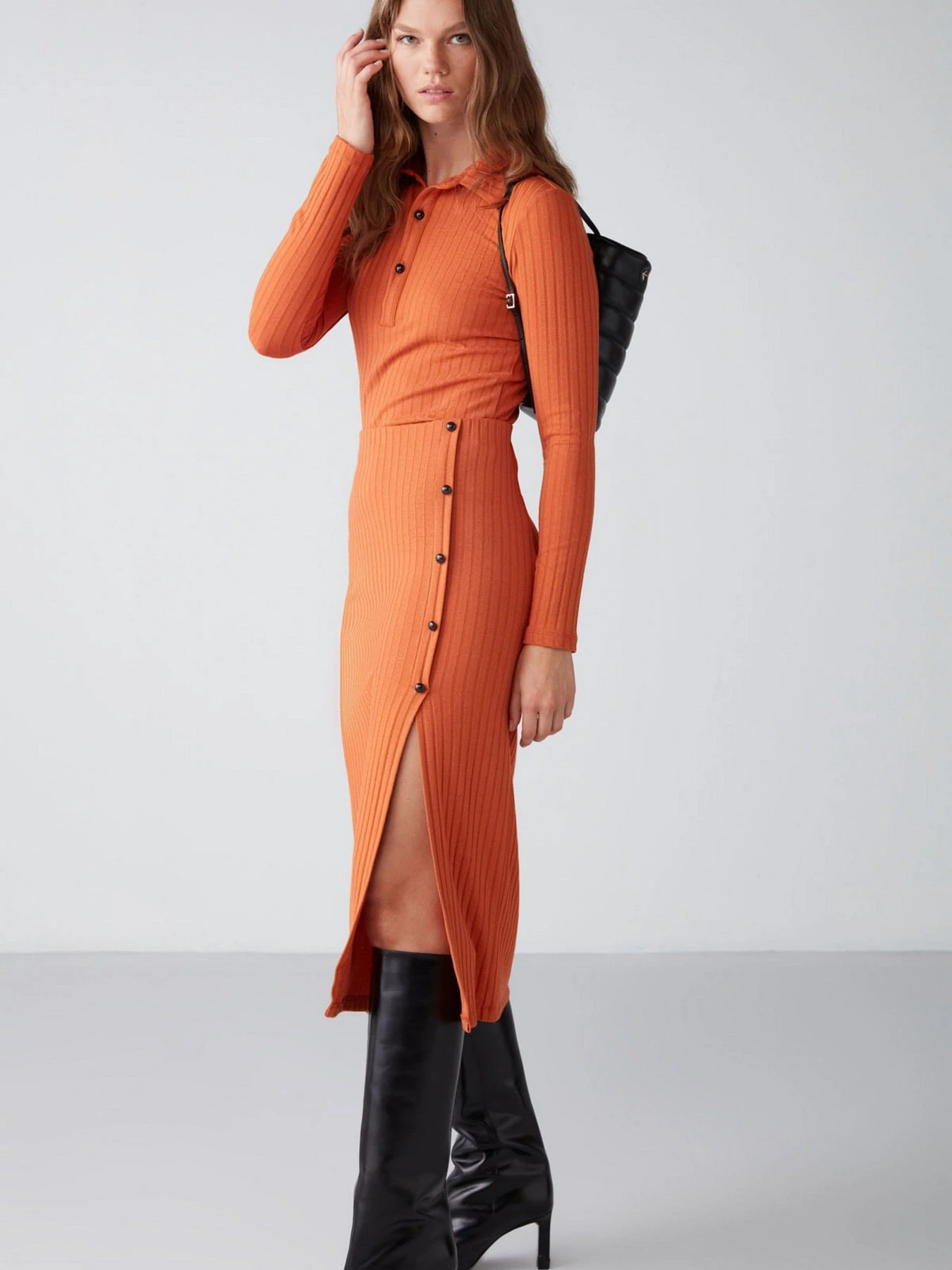 Костюмы Grimelange Eva модель EVA01092022/Brick Color Костюмы Grimelange Eva модель EVA01092022/Brick Color Фото