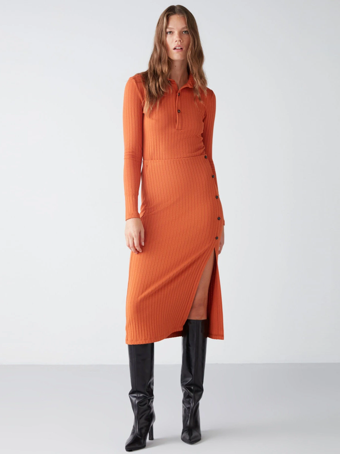 Костюмы Grimelange Eva модель EVA01092022/Brick Color Костюмы Grimelange Eva модель EVA01092022/Brick Color Фото