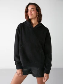 Худи и свитшоты Grimelange Lenora модель LENORA01092022/Black Фото