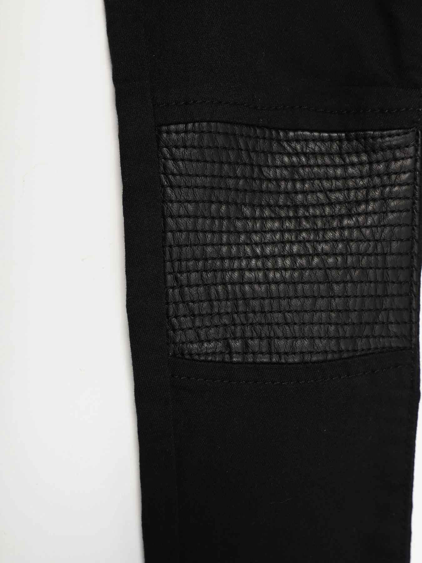 Брюки H&M модель 0390059_чорний Брюки H&M модель 0390059_чорний Фото