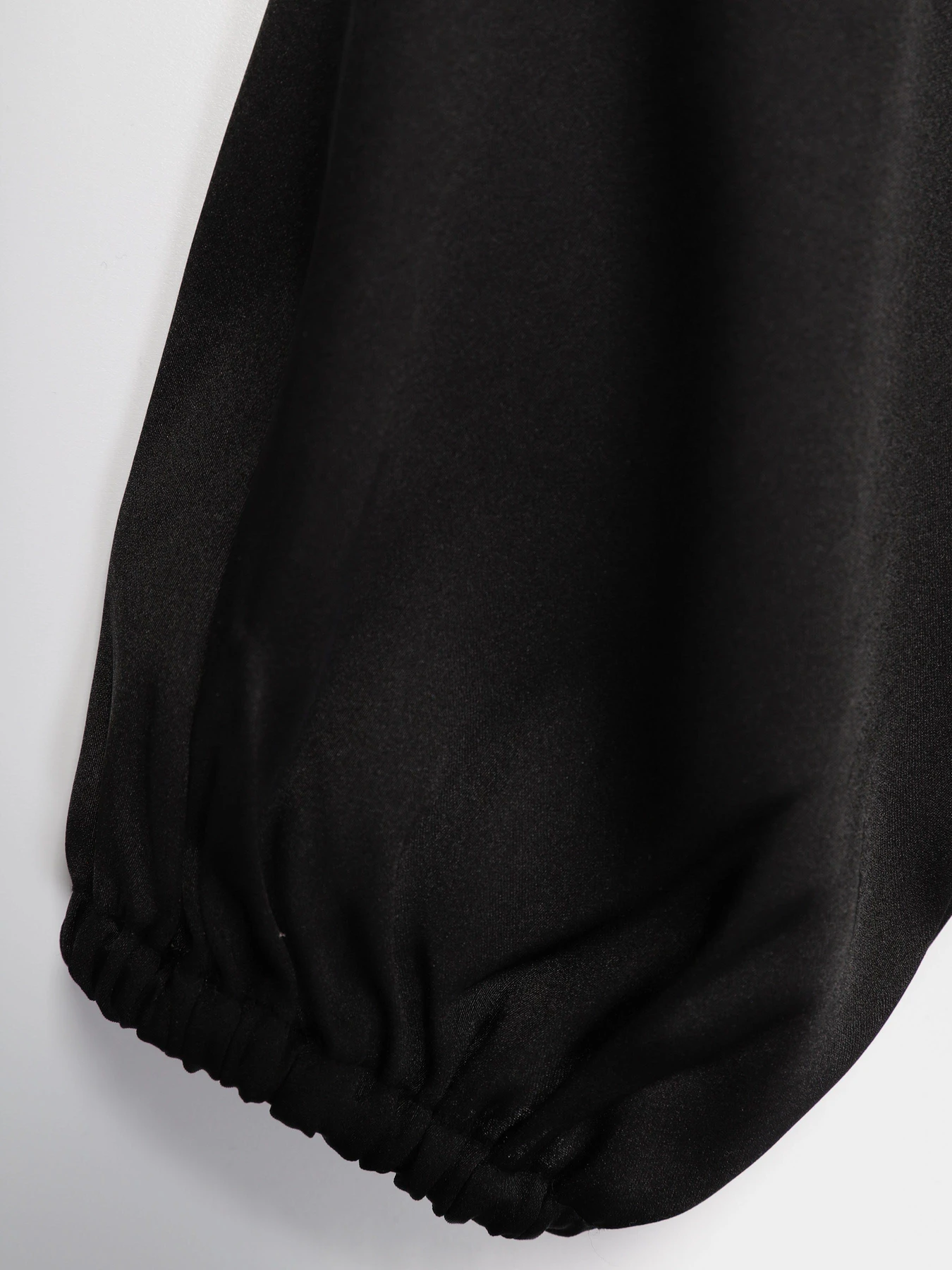 Рубашки H&M модель 0809558_чорний Фото