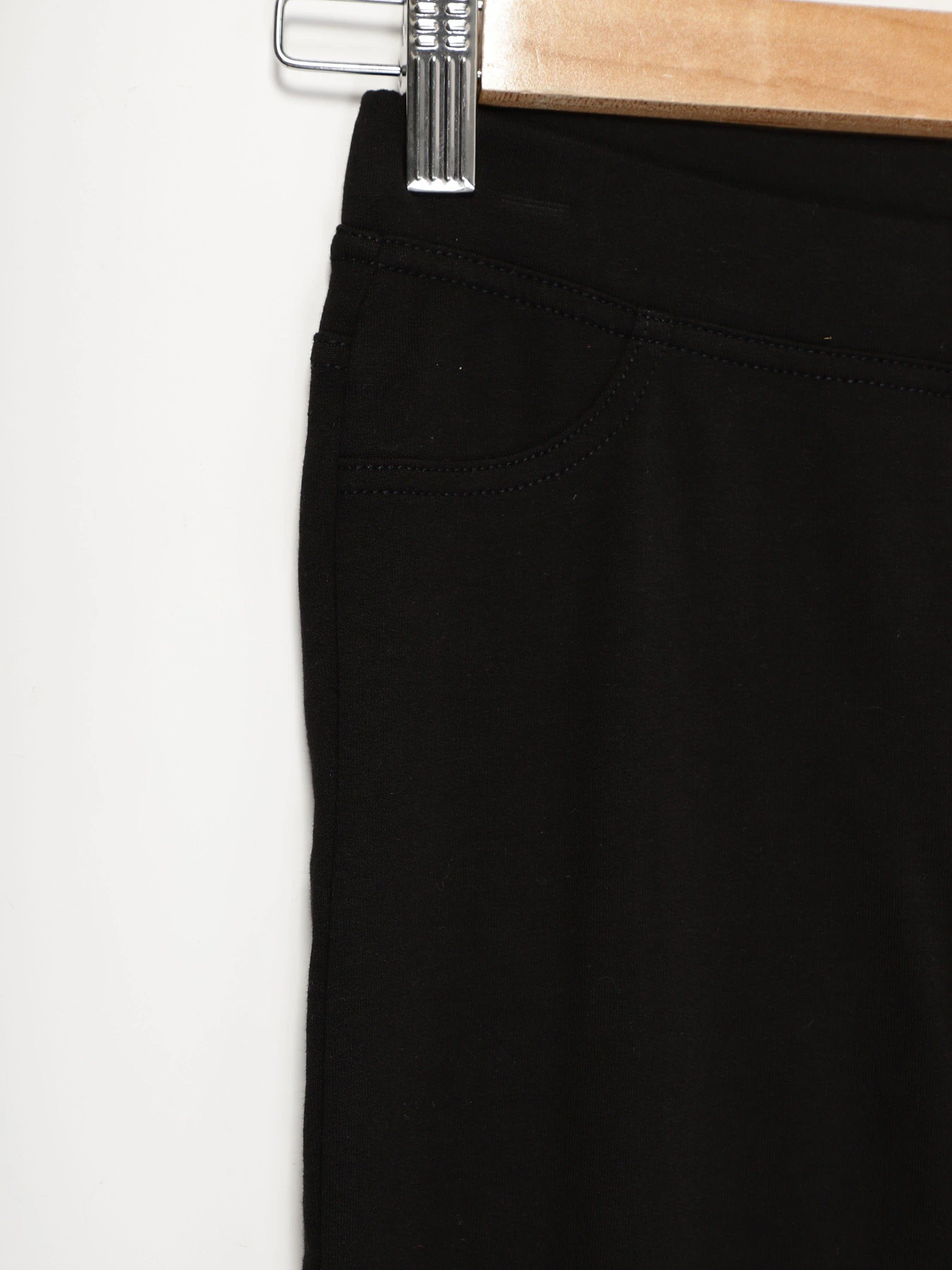 Брюки H&M модель 0870524_чорний Брюки H&M модель 0870524_чорний Фото