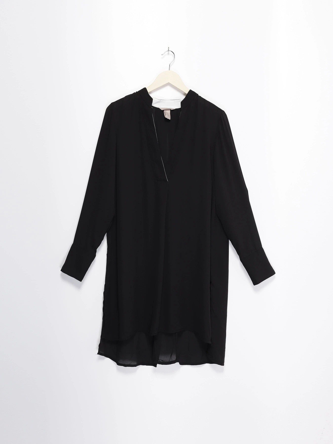 Платья H&M модель 0405374_чорний Фото