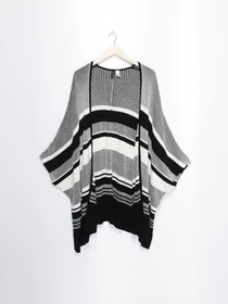 Свитры и кардиганы H&M модель 0409933_чорний з білим Фото