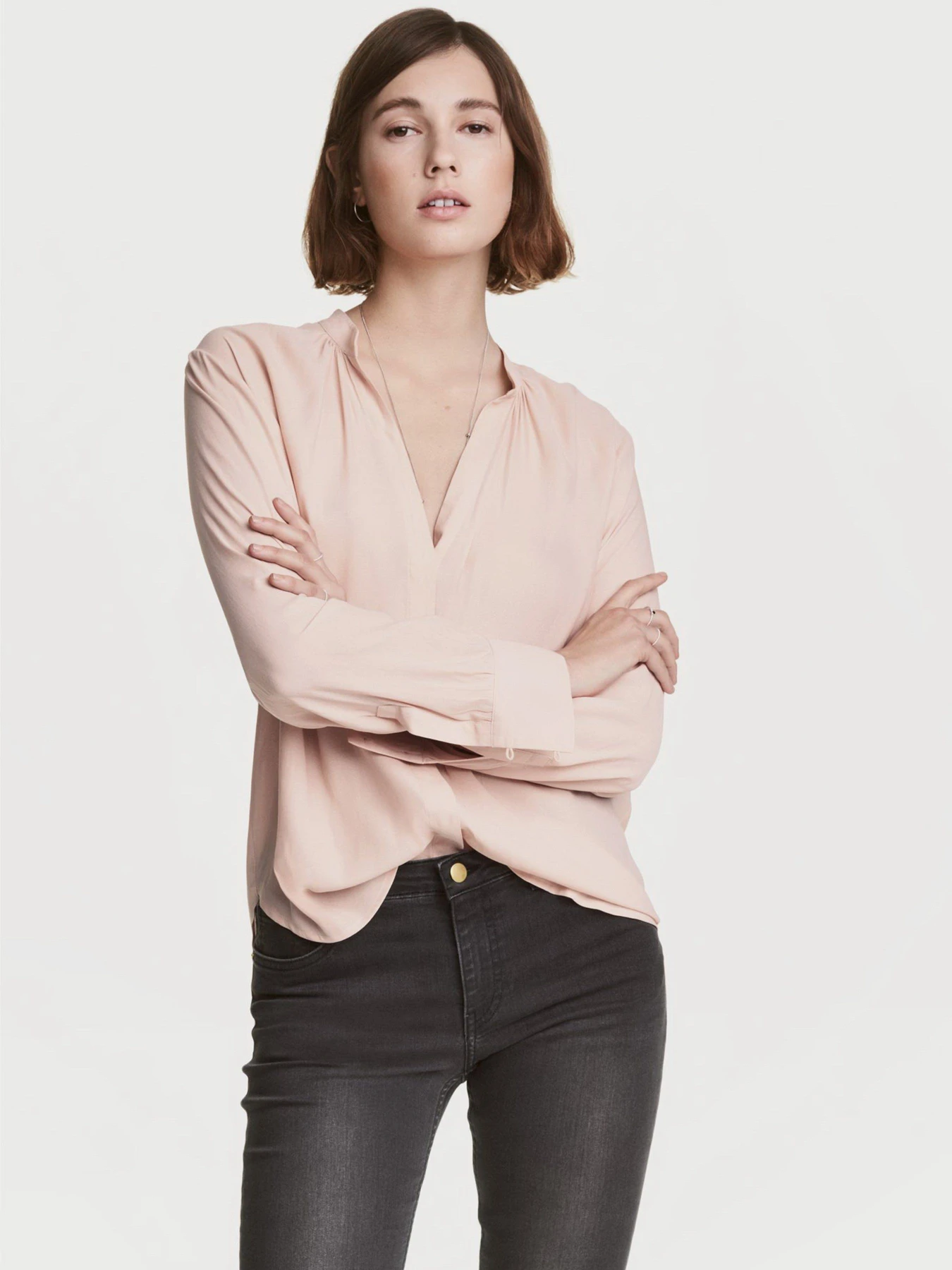 Рубашки H&M модель 0420029_с.бежевий Фото