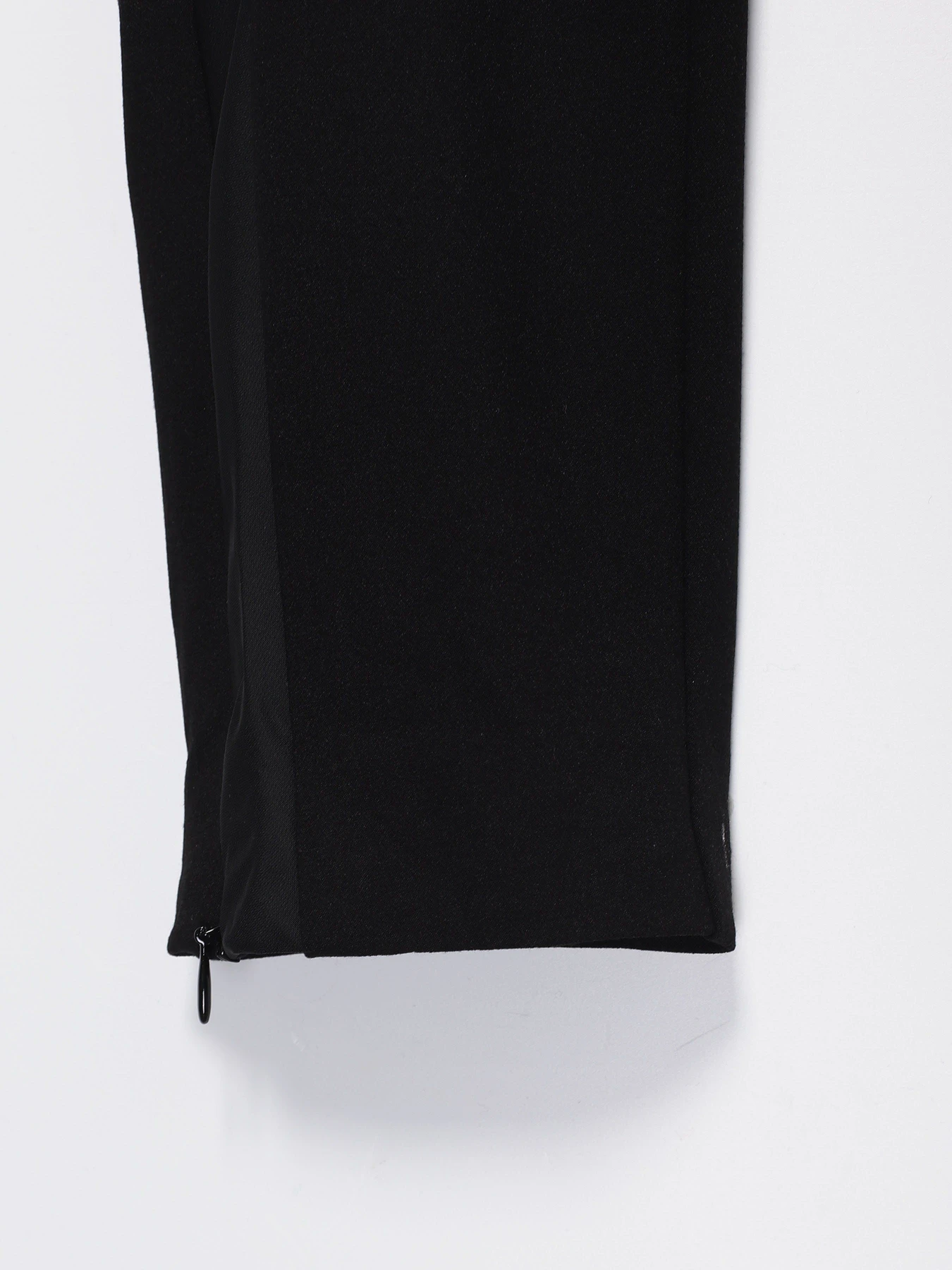 Брюки H&M модель 0423303_чорний Фото