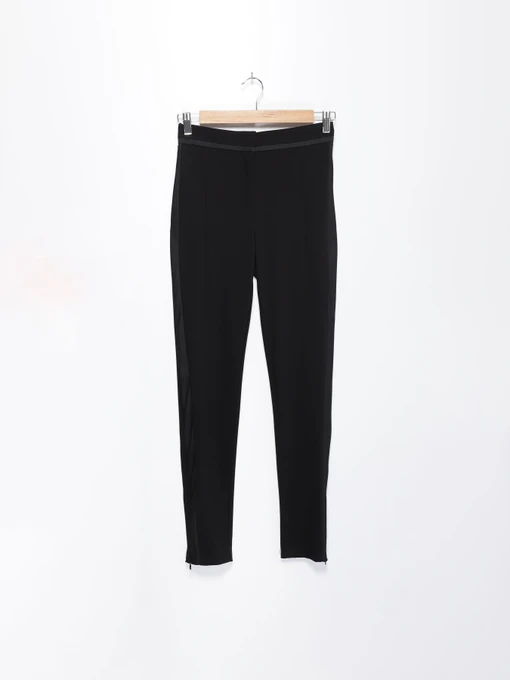 Брюки H&M модель 0423303_чорний Фото
