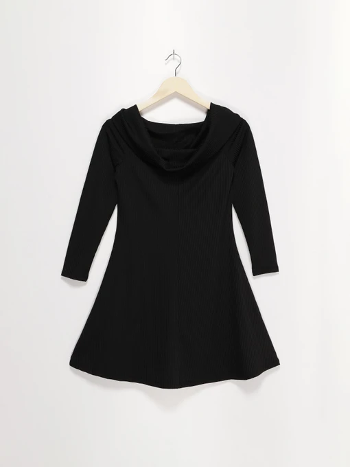 Платья H&M модель 0436198_чорний Фото