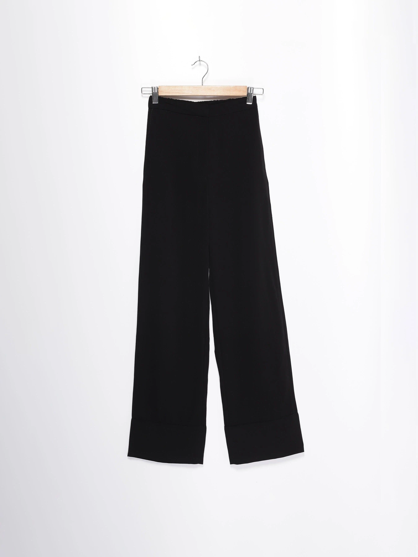 Брюки H&M модель 0438083_чорний Брюки H&M модель 0438083_чорний Фото