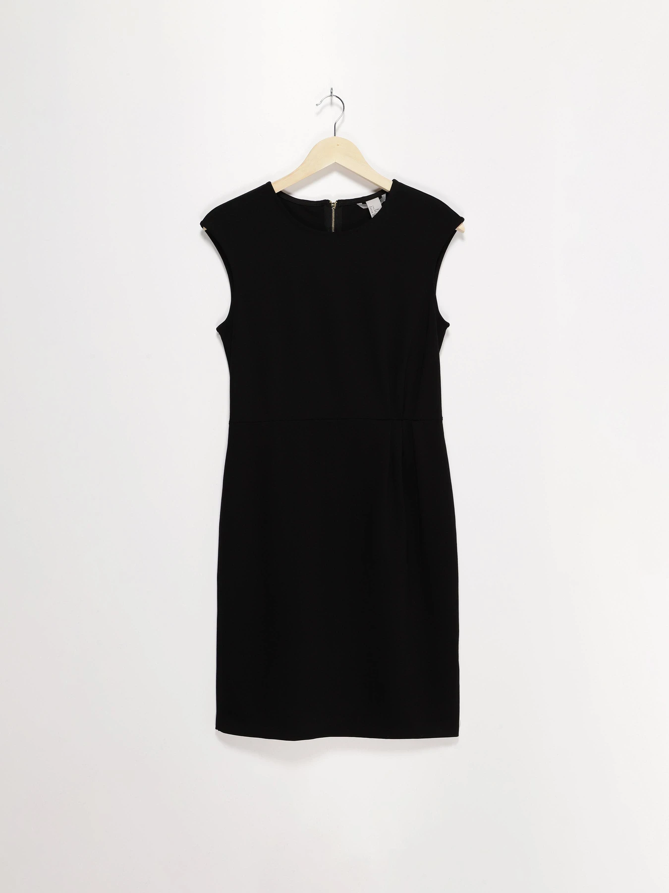 Платья H&M модель 0439850_чорний Платья H&M модель 0439850_чорний Фото