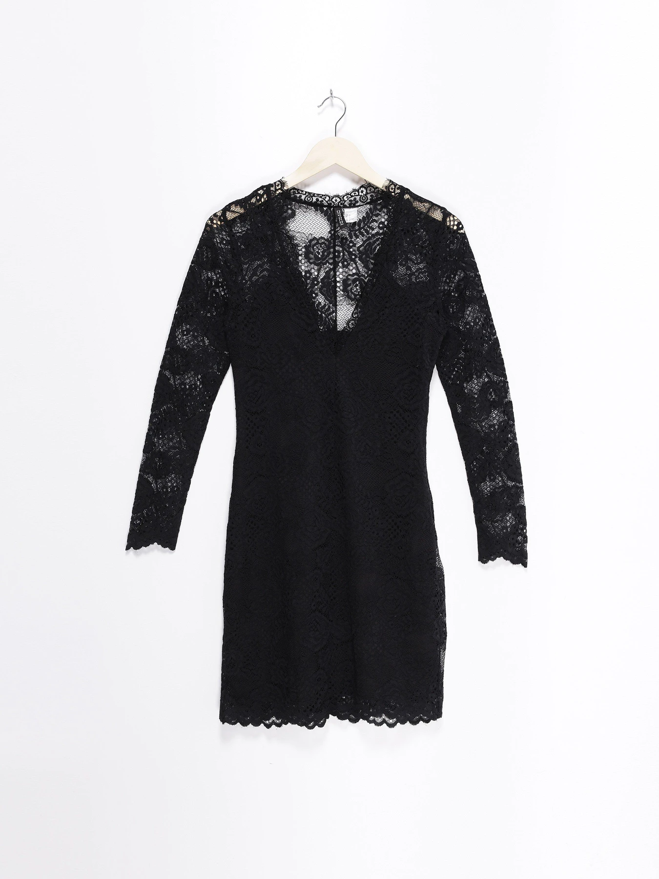 Платья H&M модель 0464541_чорний Платья H&M модель 0464541_чорний Фото