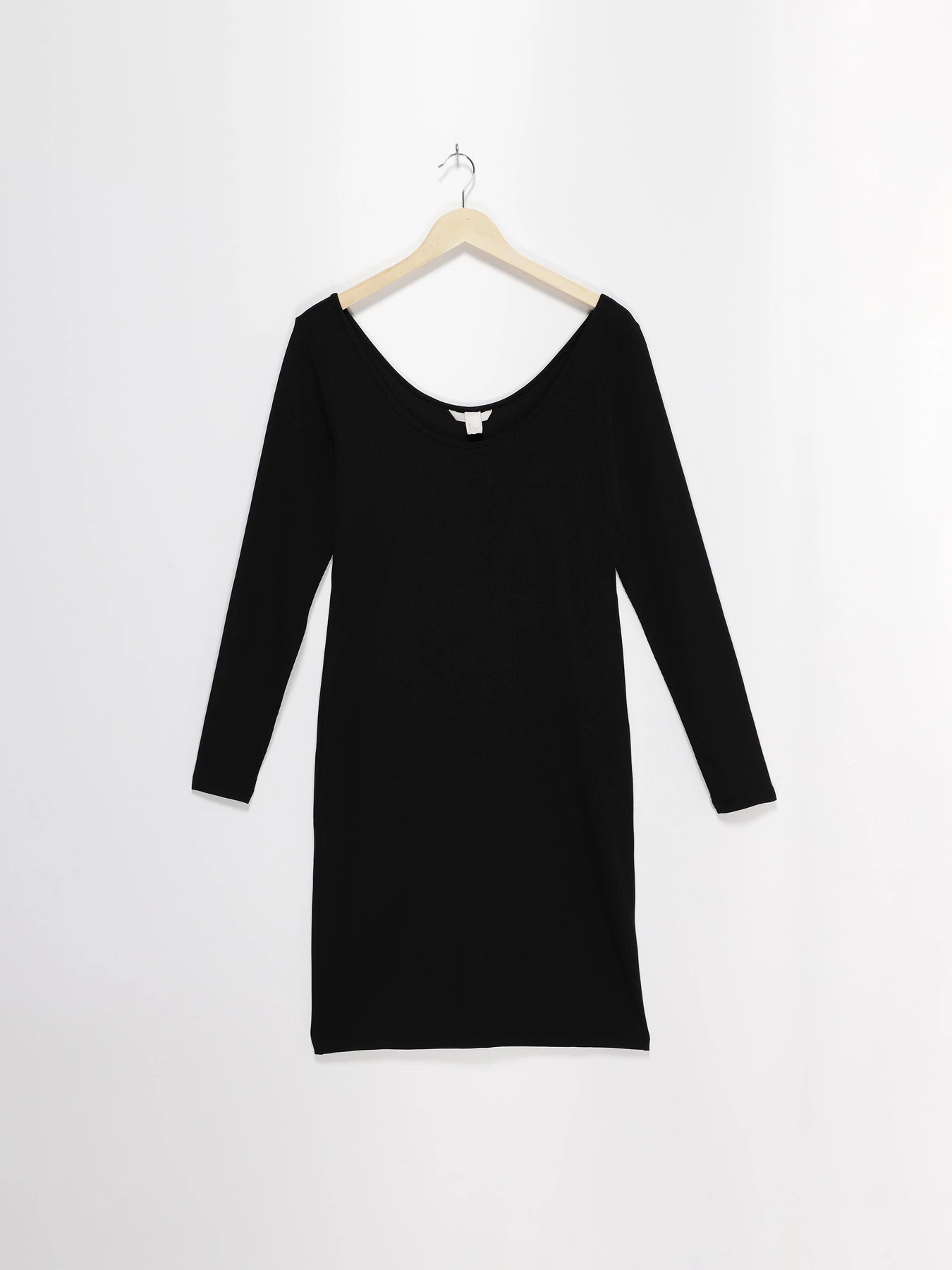 Платья H&M модель 0481465_чорний Фото