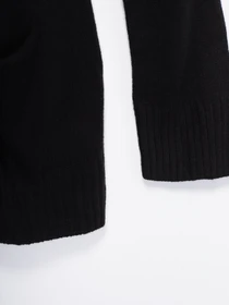 Свитры и кардиганы H&M модель 0519588_чорний Фото