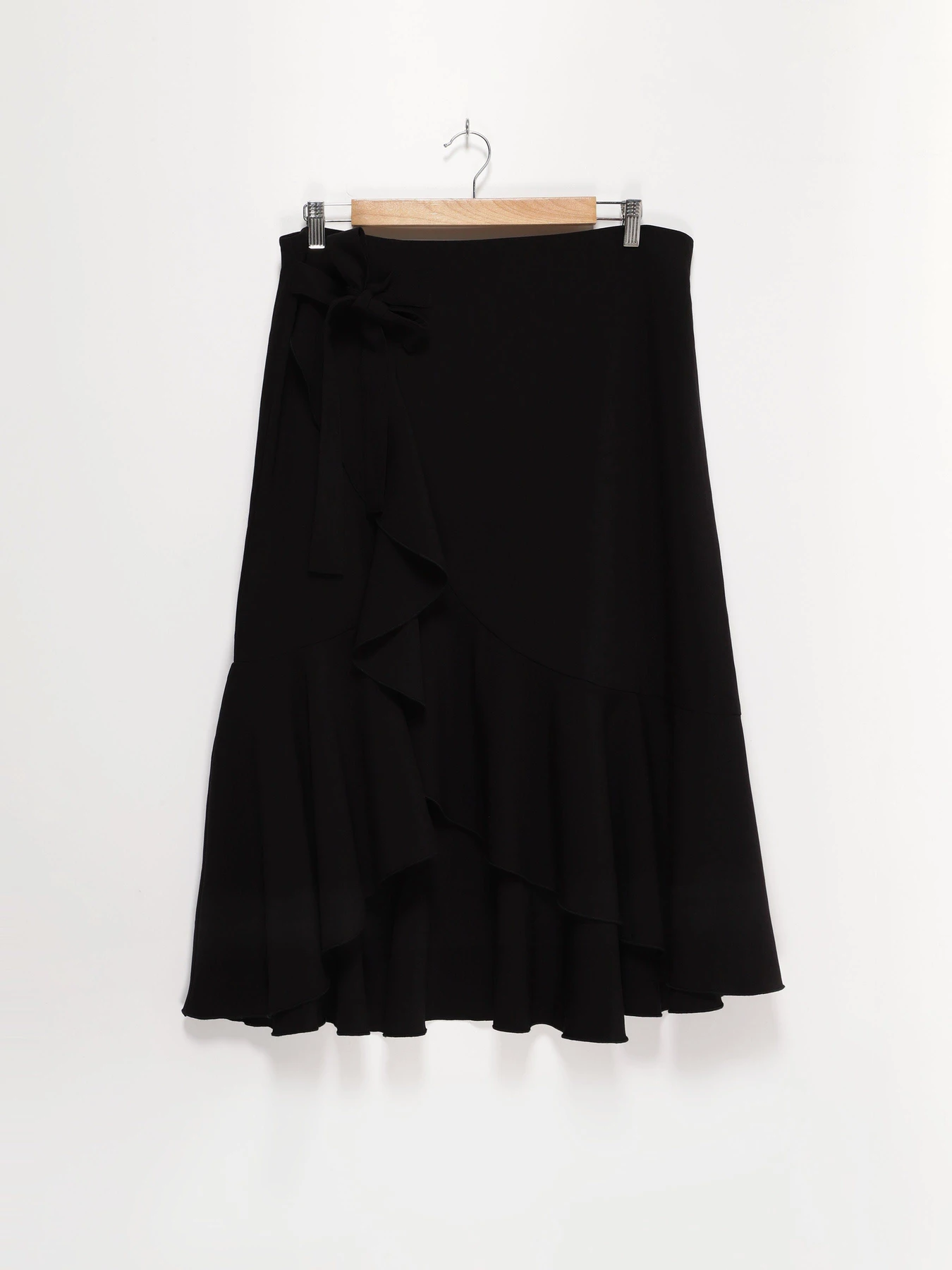 Юбки H&M модель 0563158_чорний Юбки H&M модель 0563158_чорний Фото