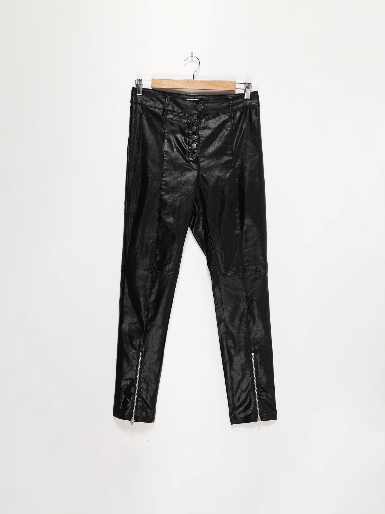 Брюки H&M модель 0570886_чорний Фото