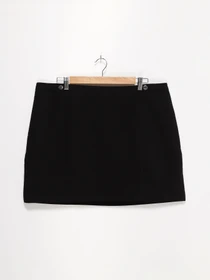 Юбки H&M модель 0625342_чорний Фото