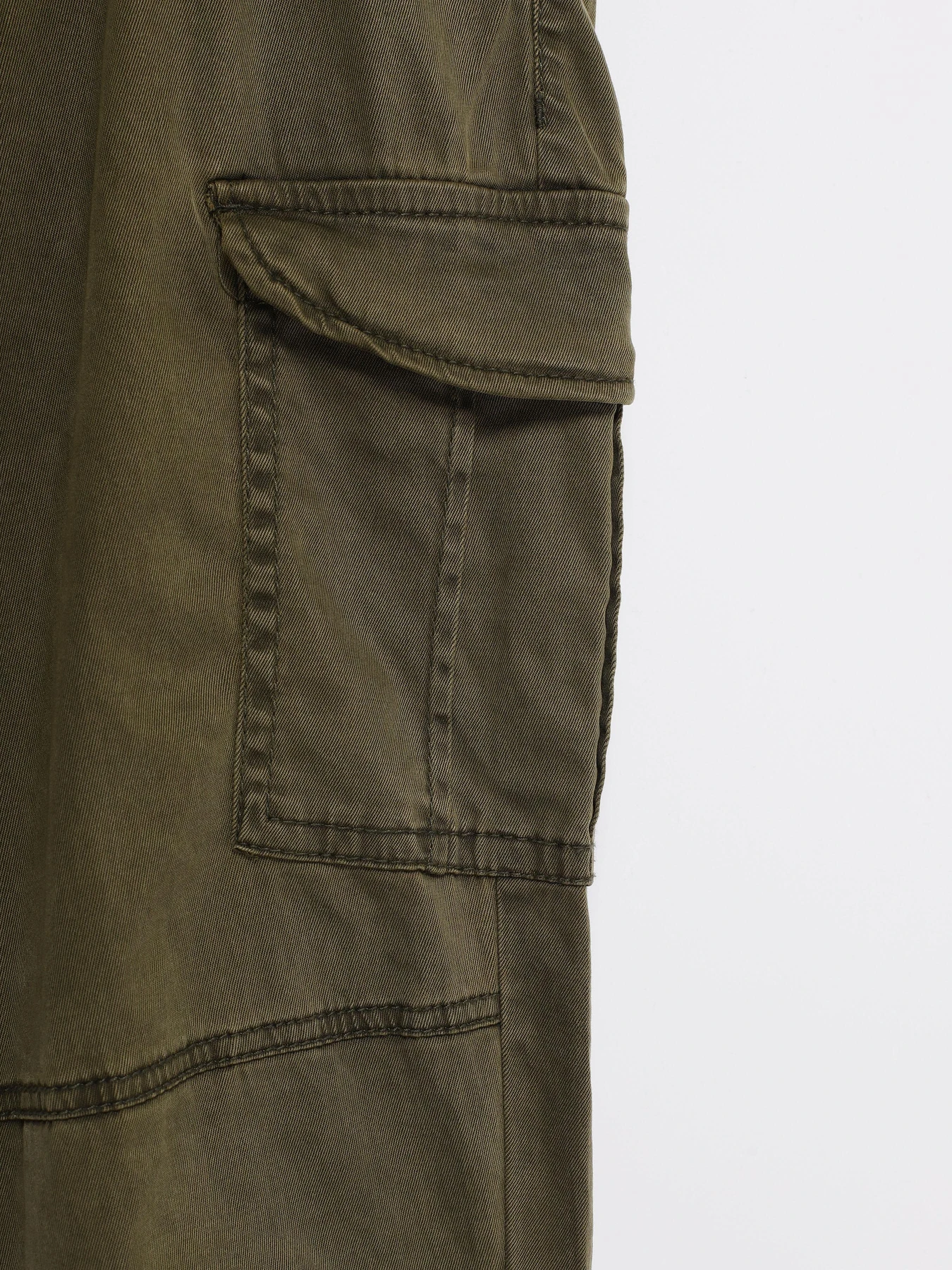 Брюки H&M модель 0646286_зелений Фото