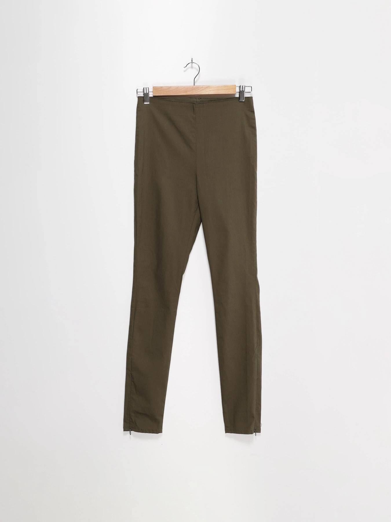 Брюки H&M модель 0660618_хакі Брюки H&M модель 0660618_хакі Фото