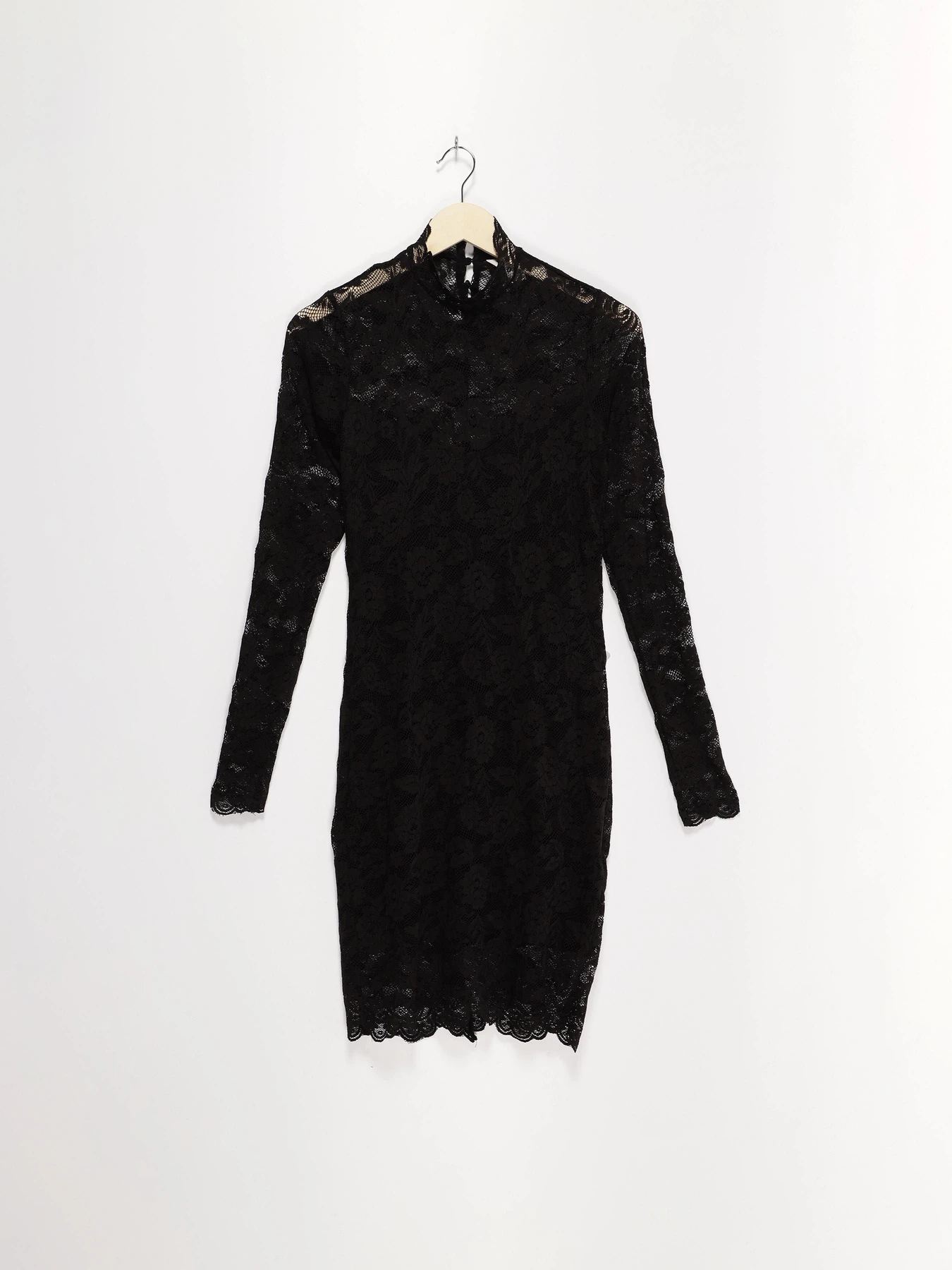 Сукні H&M модель 0663988_чорний Сукні H&M модель 0663988_чорний Фото
