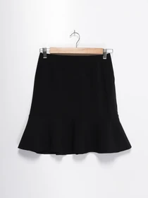 Юбки H&M модель 0677351_чорний Фото