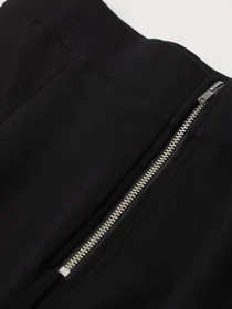 Юбки H&M модель 0729928_чорний Фото