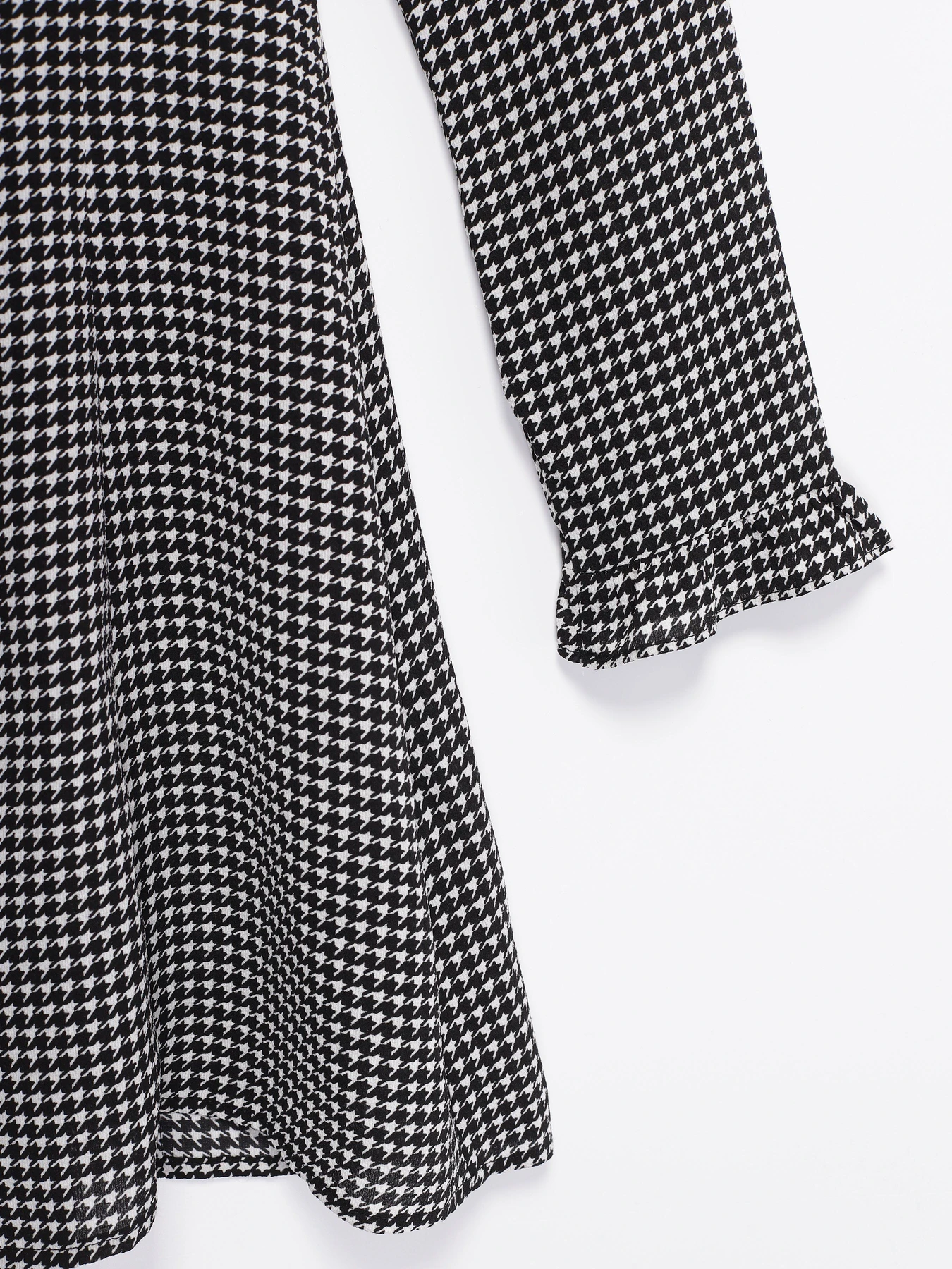 Платья H&M модель 0733361_чорний з білим Фото