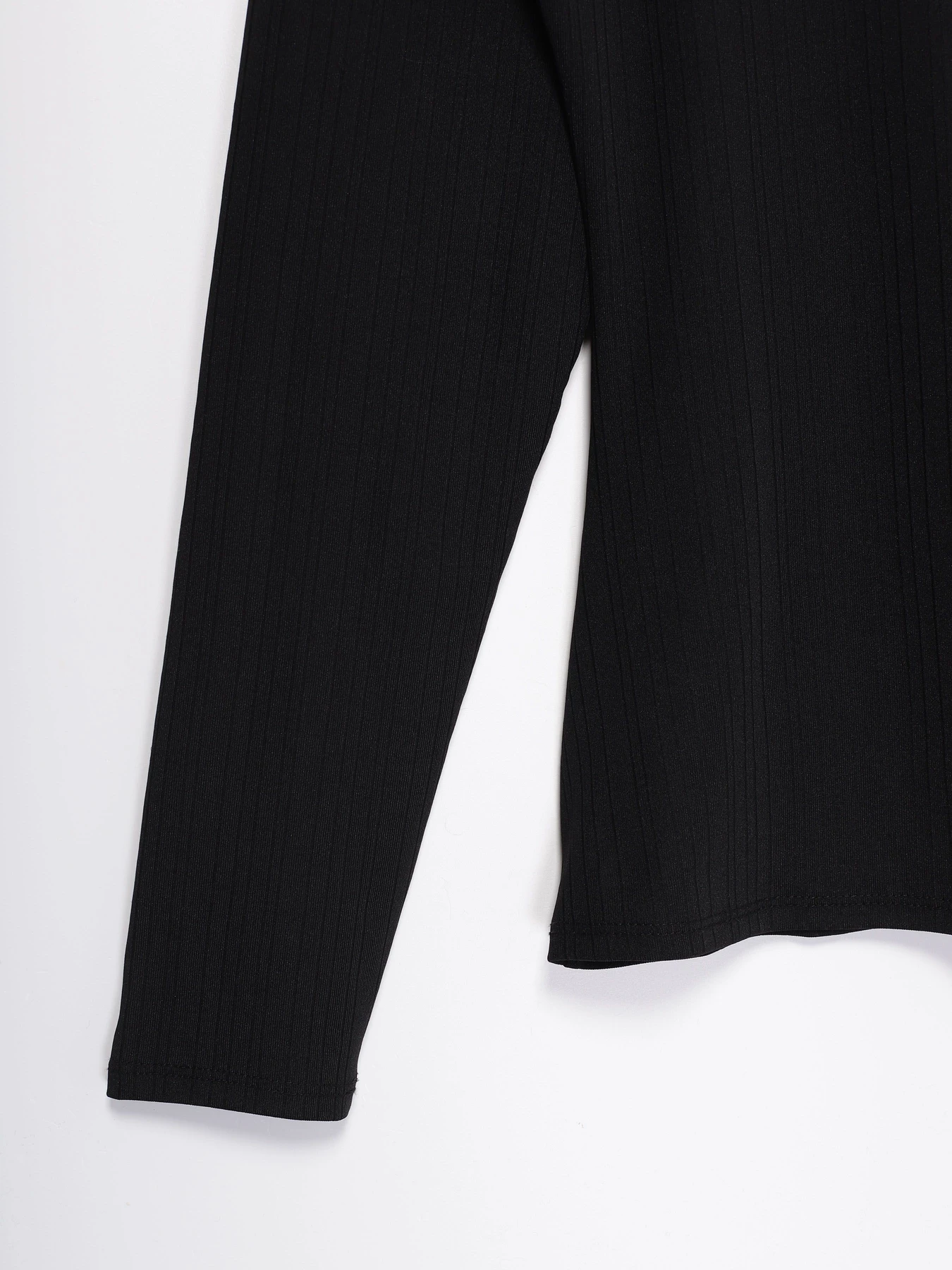 Худи и свитшоты H&M модель 0788768_чорний Худи и свитшоты H&M модель 0788768_чорний Фото