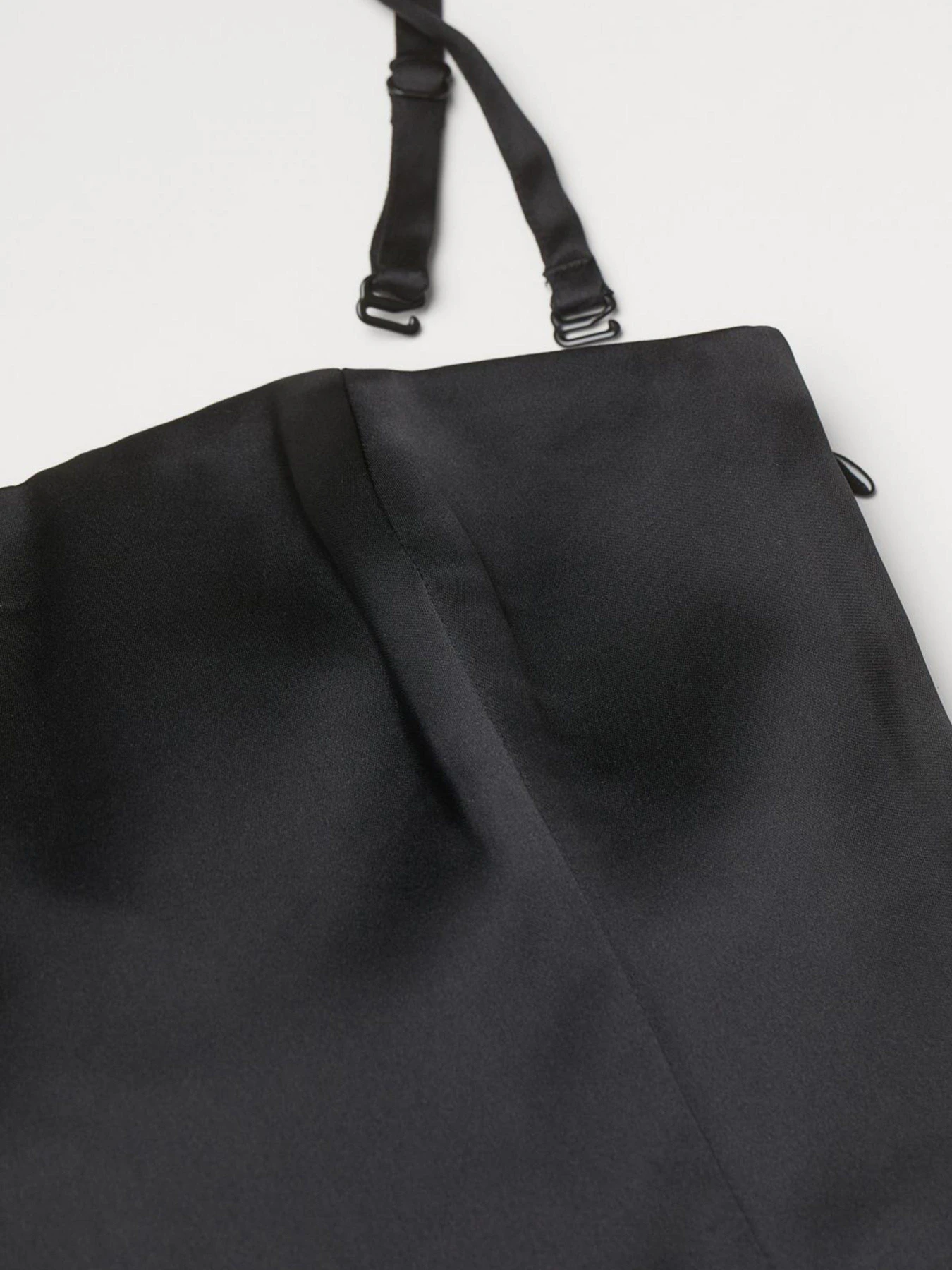 Комбінезони H&M модель 0905656_чорний Комбінезони H&M модель 0905656_чорний Фото