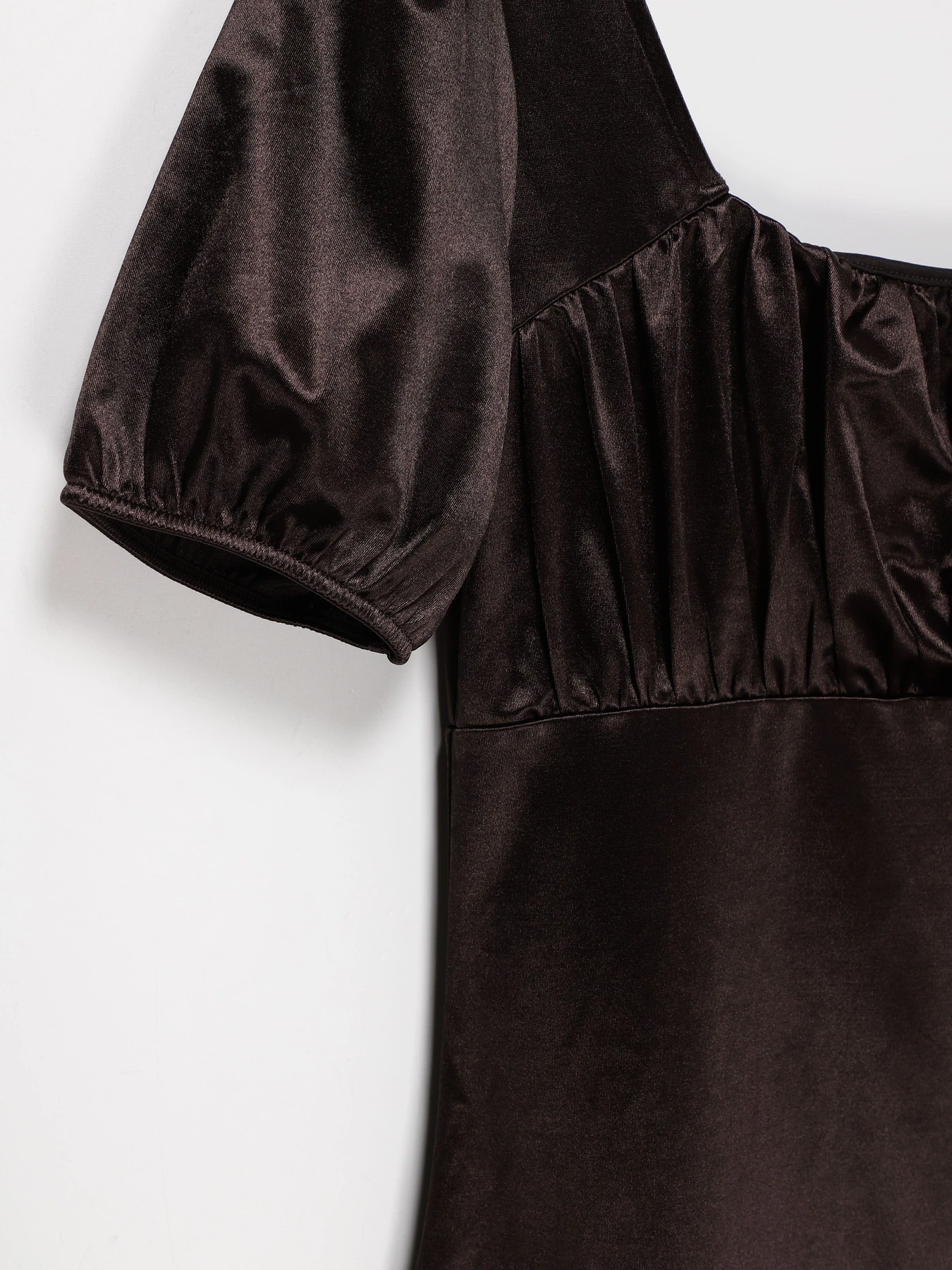 Платья H&M модель 09433472_т.коричневий Платья H&M модель 09433472_т.коричневий Фото