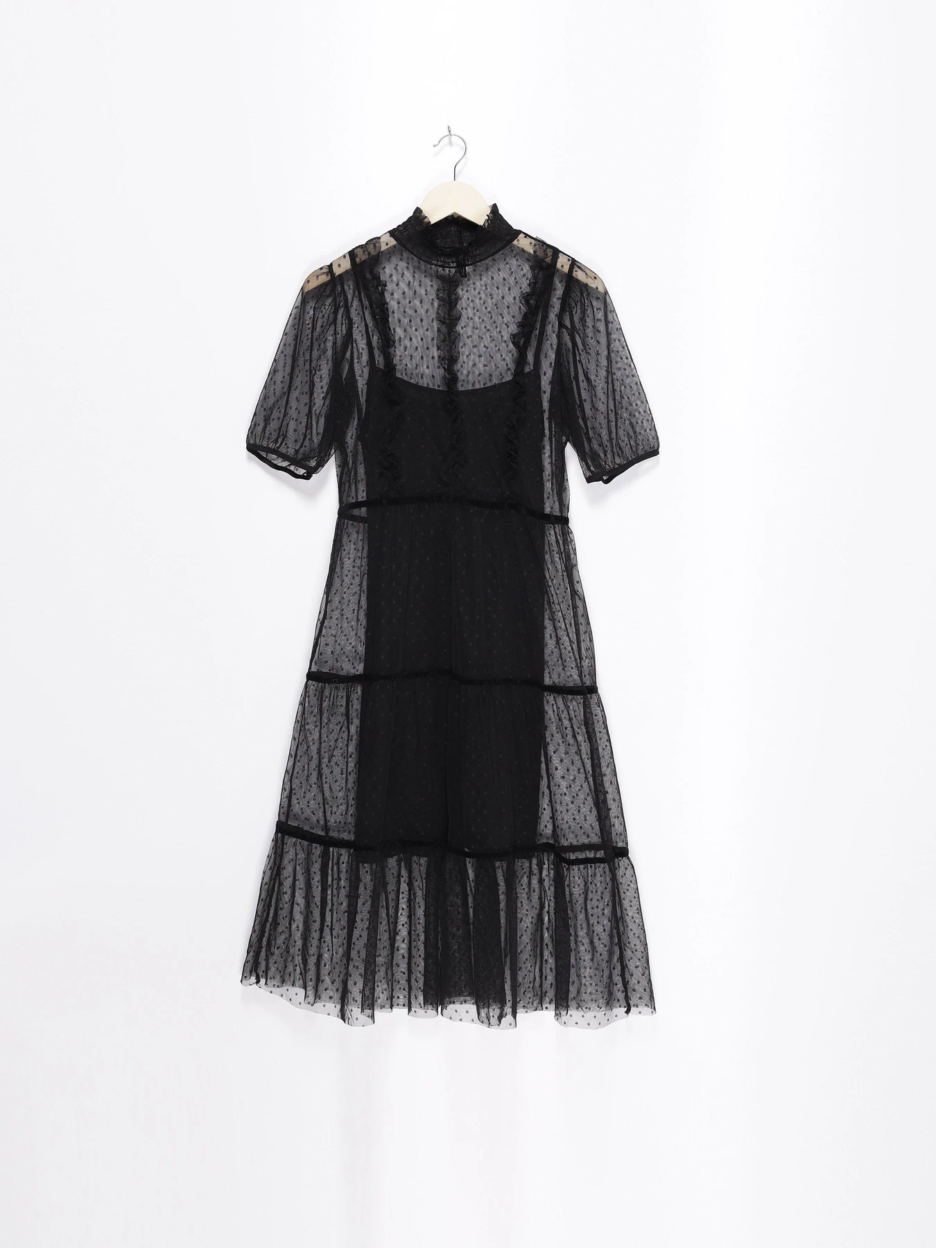 Платья H&M модель 0949587_чорний Платья H&M модель 0949587_чорний Фото