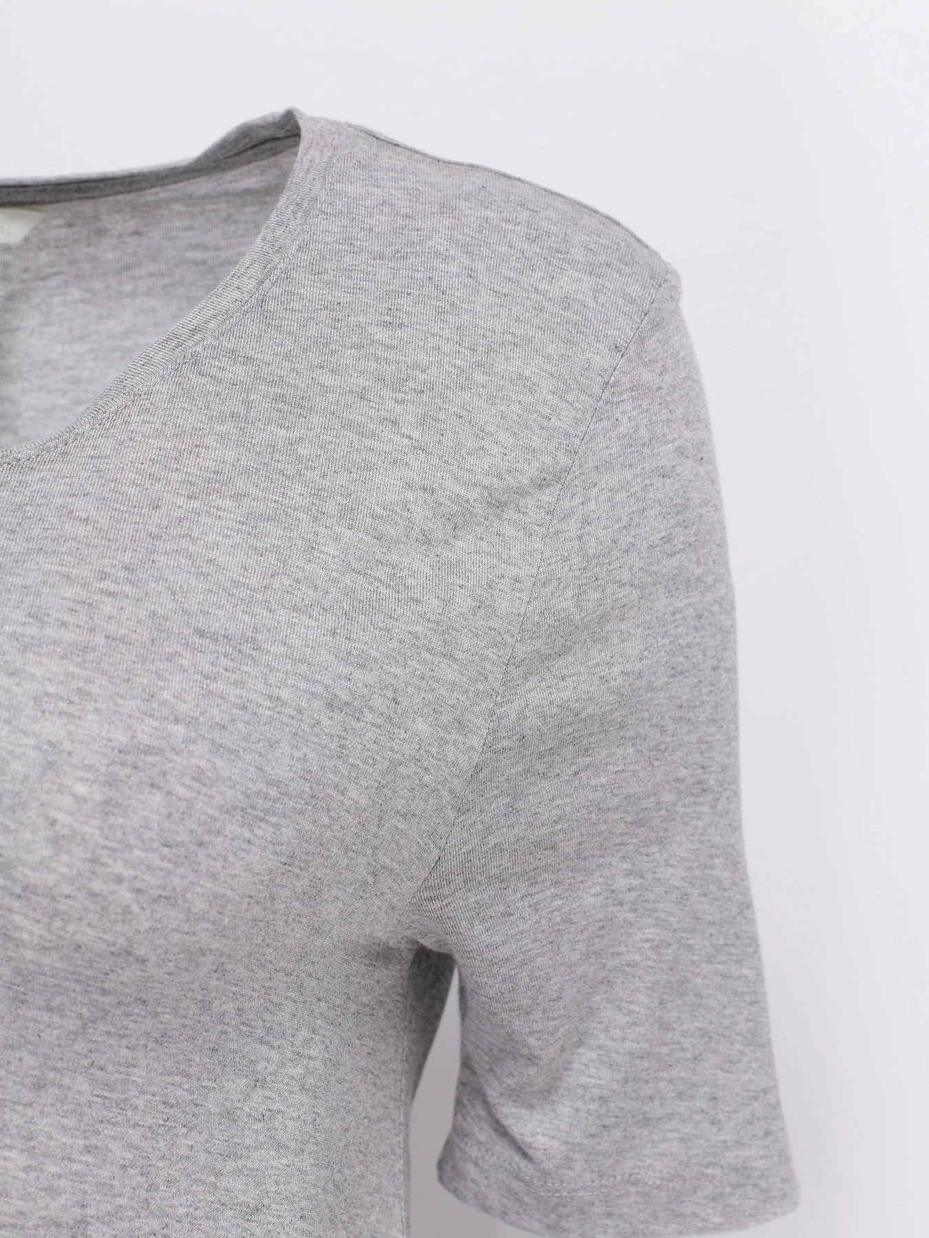 Футболки и поло H&M модель 0357191_сірий Футболки и поло H&M модель 0357191_сірий Фото