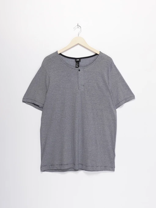Футболки и поло H&M модель 0469035_т.синій з білим Фото