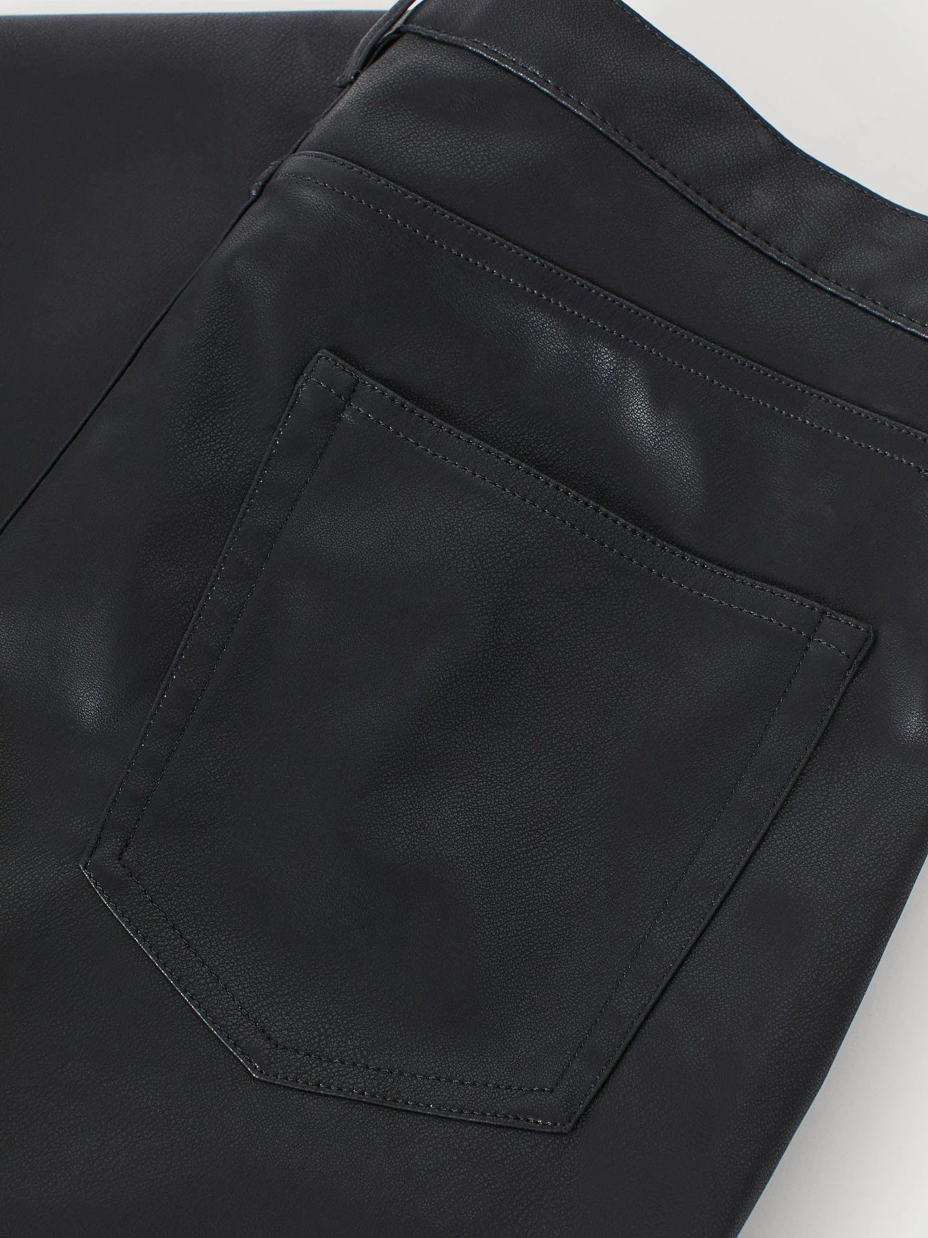 Брюки H&M модель 0810448_чорний Фото