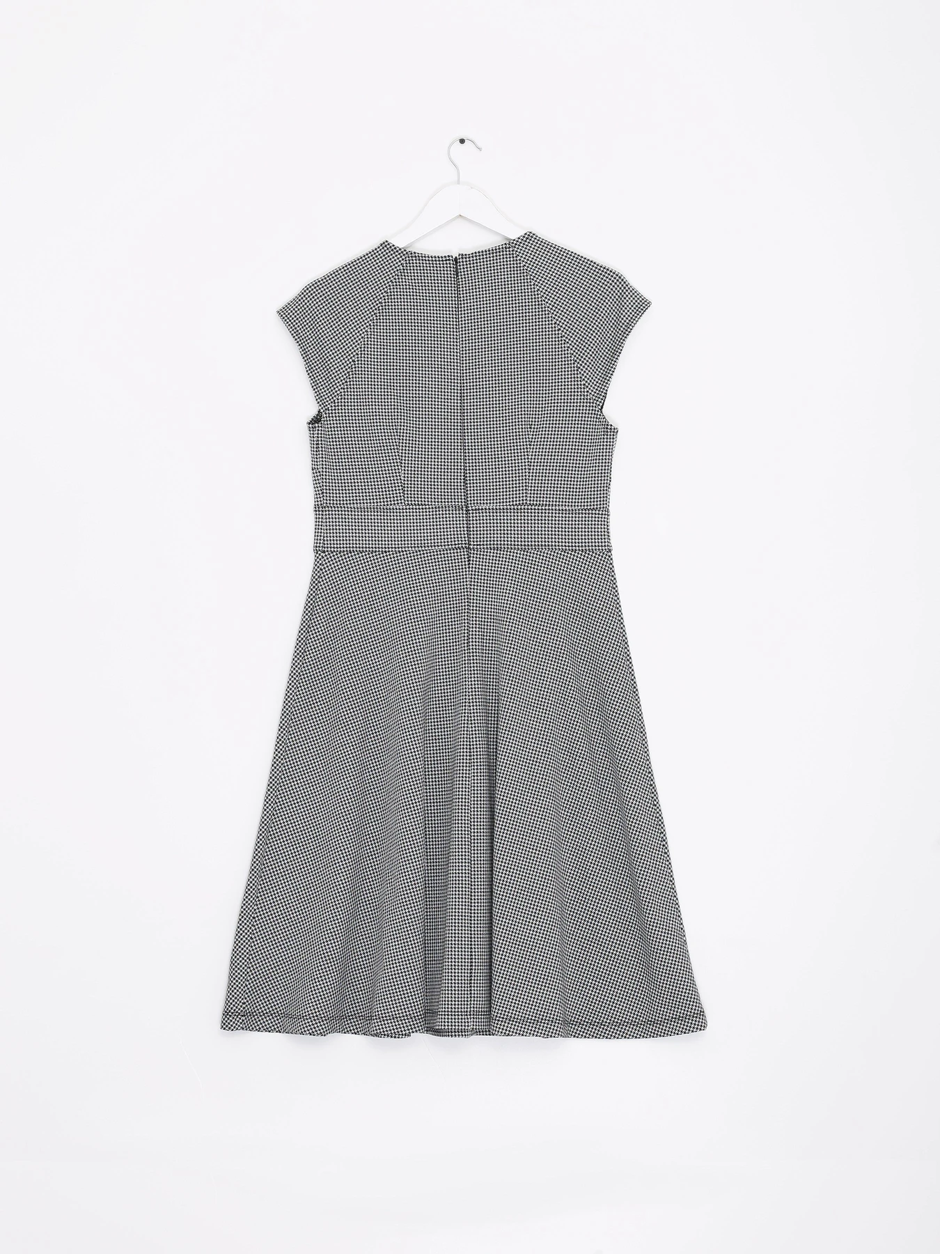 Сукні H&M модель 0818190_чорний з білим Сукні H&M модель 0818190_чорний з білим Фото