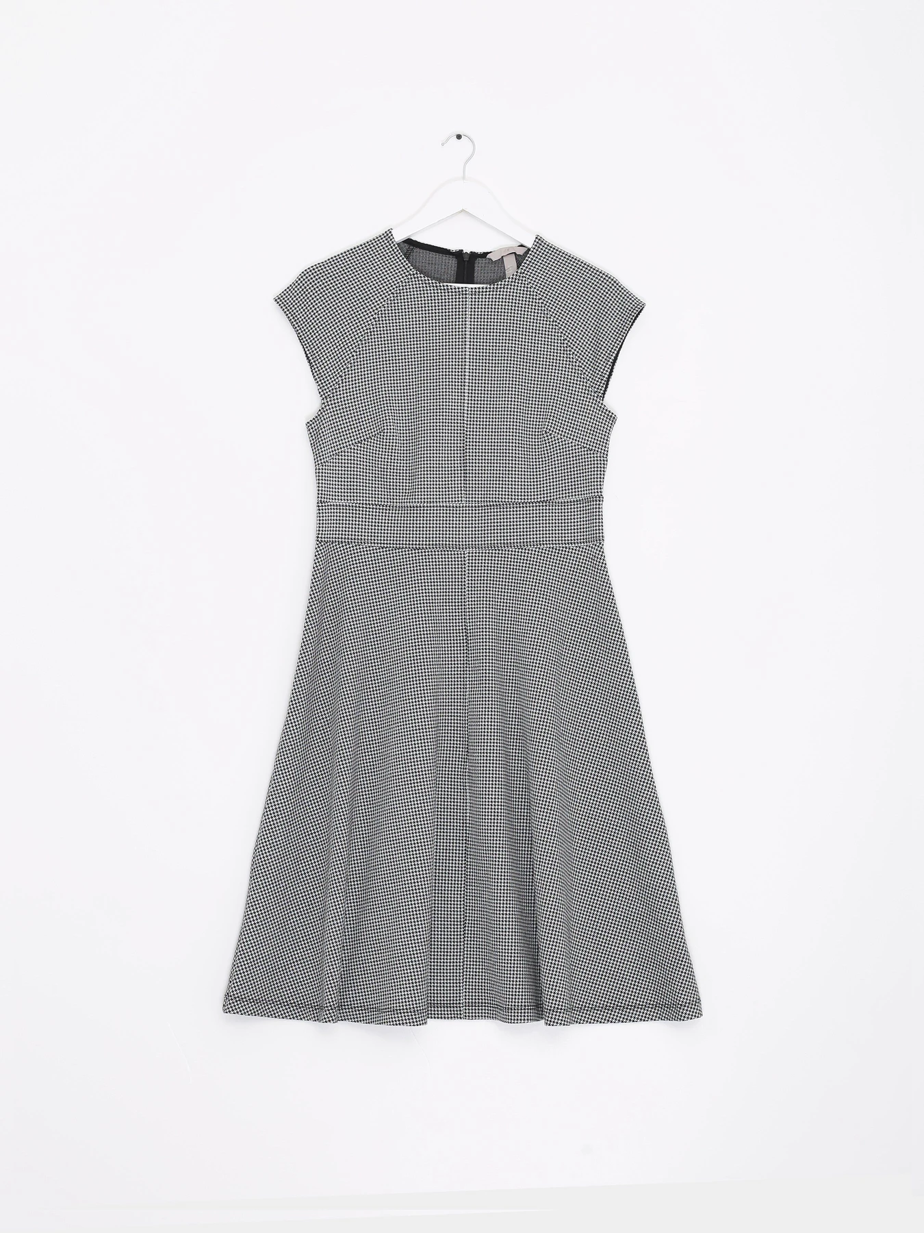 Сукні H&M модель 0818190_чорний з білим Сукні H&M модель 0818190_чорний з білим Фото