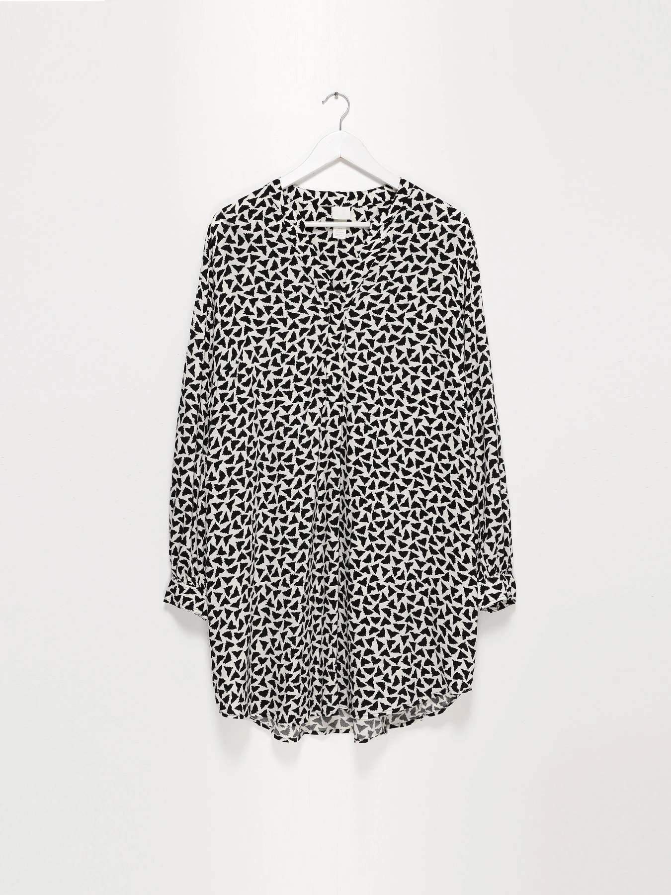 Платья H&M модель 0874587_білий з чорним Фото