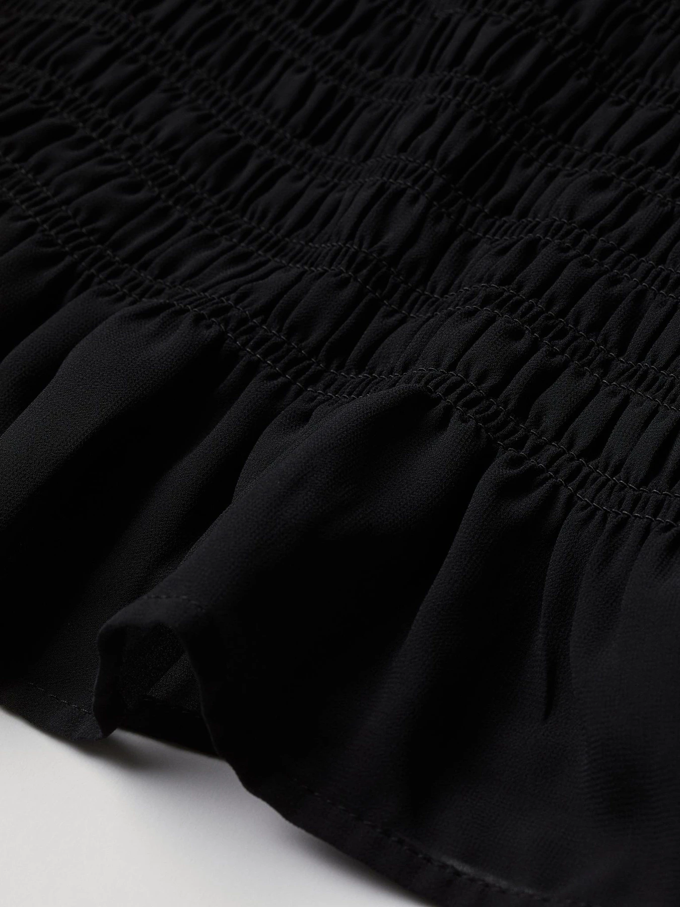 Платья H&M модель 0918905_чорний Фото