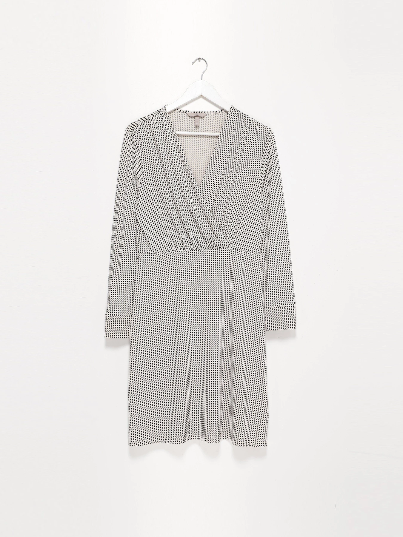 Сукні H&M модель 0923522_білий з чорним Сукні H&M модель 0923522_білий з чорним Фото