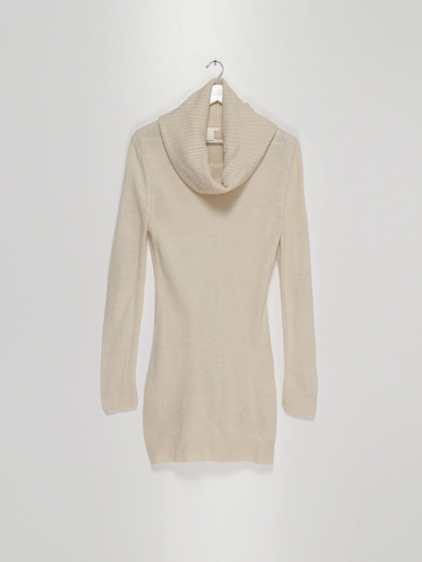 Платья H&M модель 0128942_молочний Фото