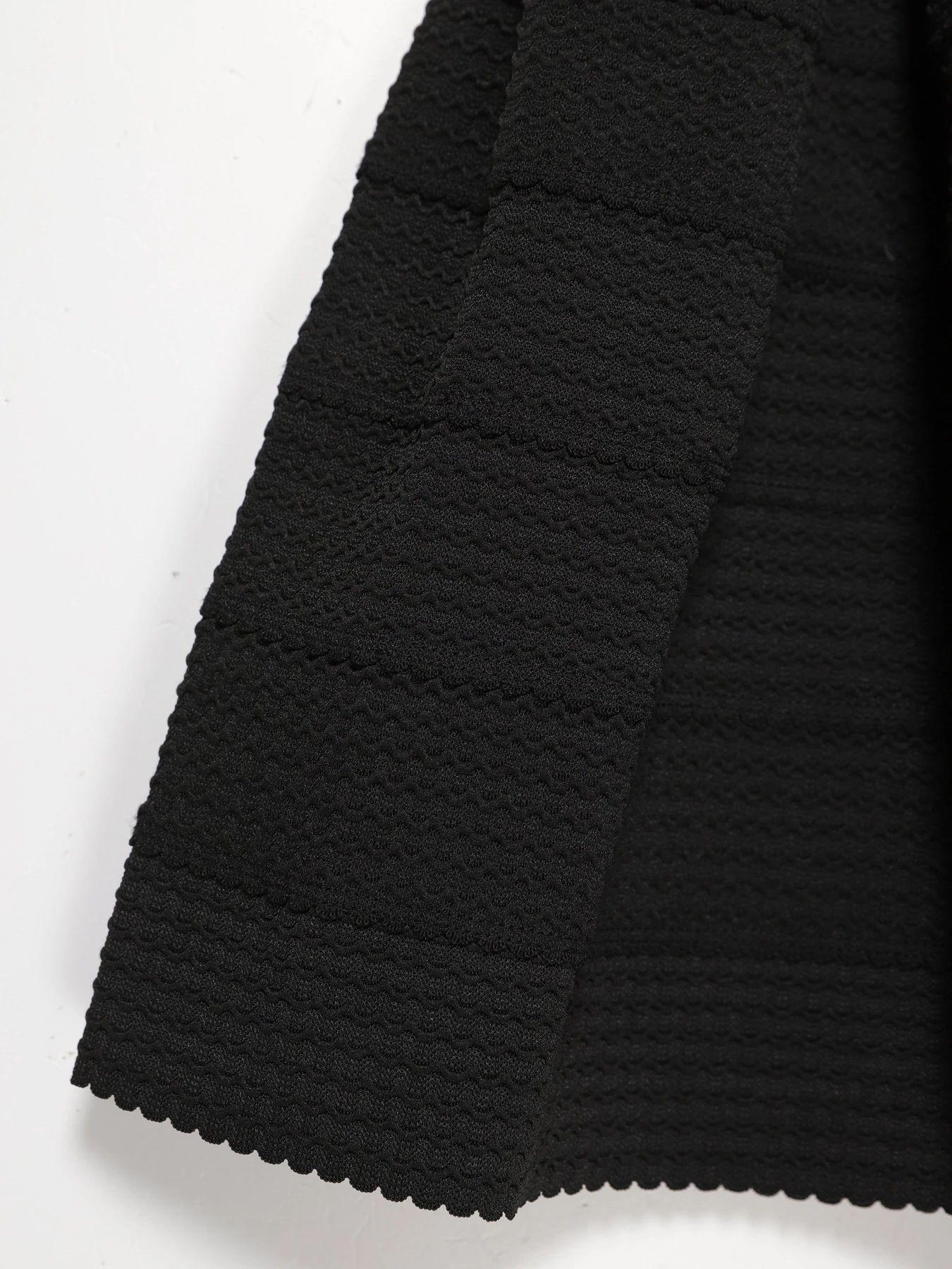 Юбки H&M модель 0297764_чорний Фото