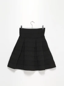 Юбки H&M модель 0297764_чорний Фото