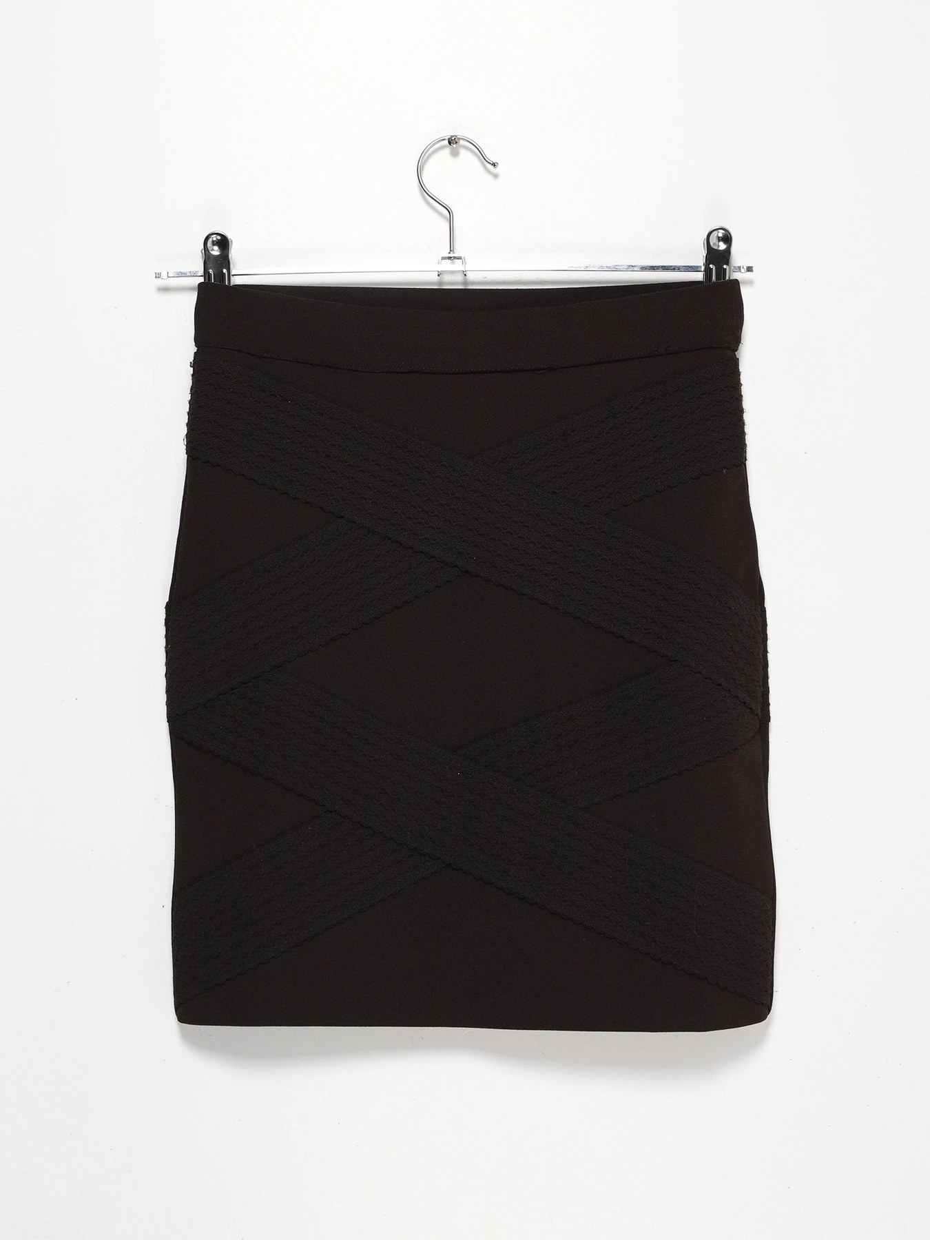 Юбки H&M модель 0393108_чорний Фото