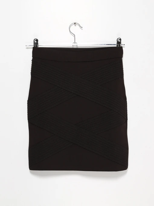 Юбки H&M модель 0393108_чорний Фото