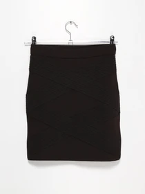 Юбки H&M модель 0393108_чорний Фото