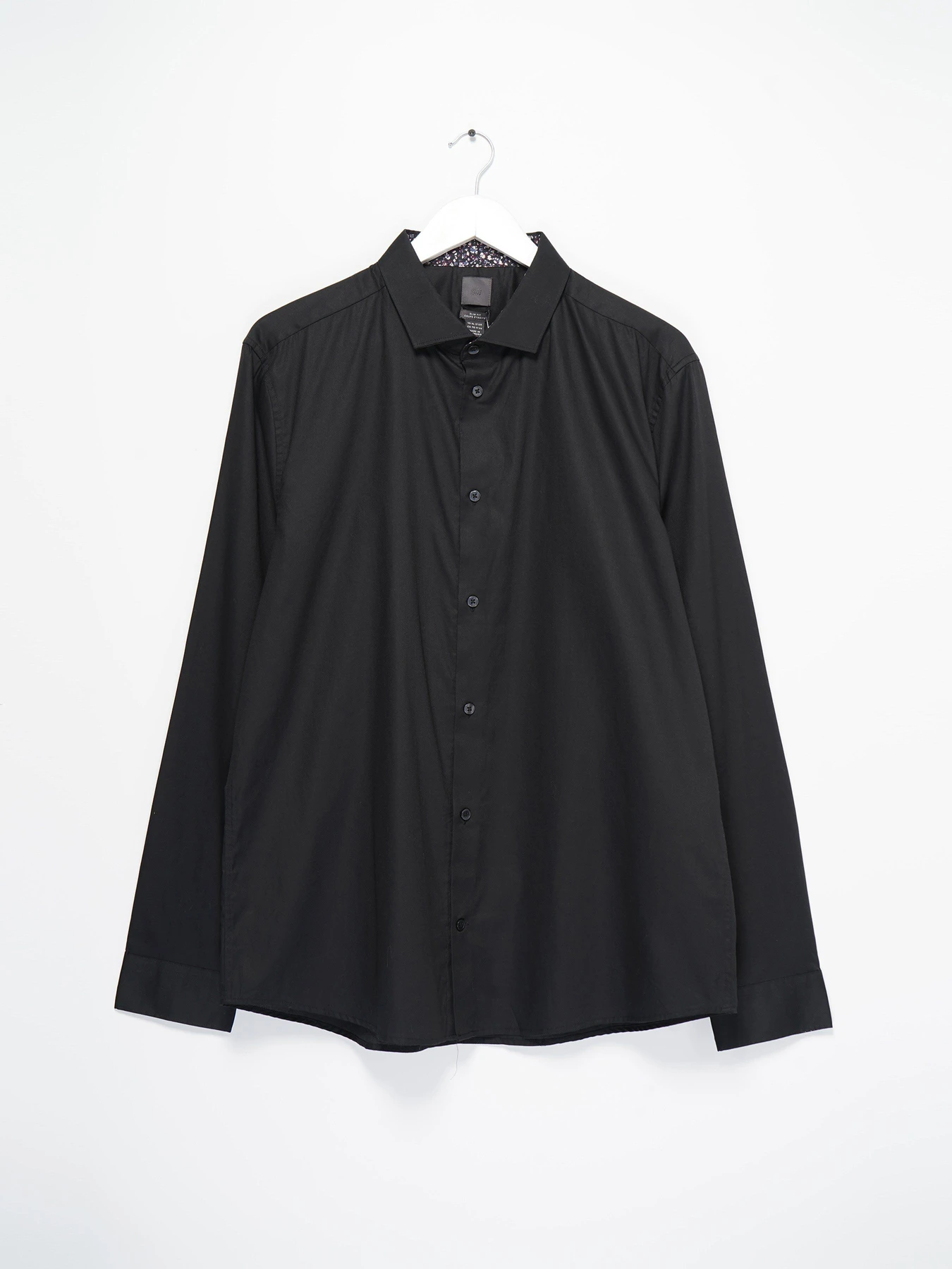 Рубашки H&M модель 0395127_чорний Фото
