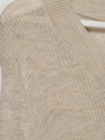 Светри та кардигани H&M модель 0410331_с.бежевий Фото