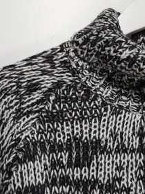 Свитры и кардиганы H&M модель 0419448_чорний з білим Фото