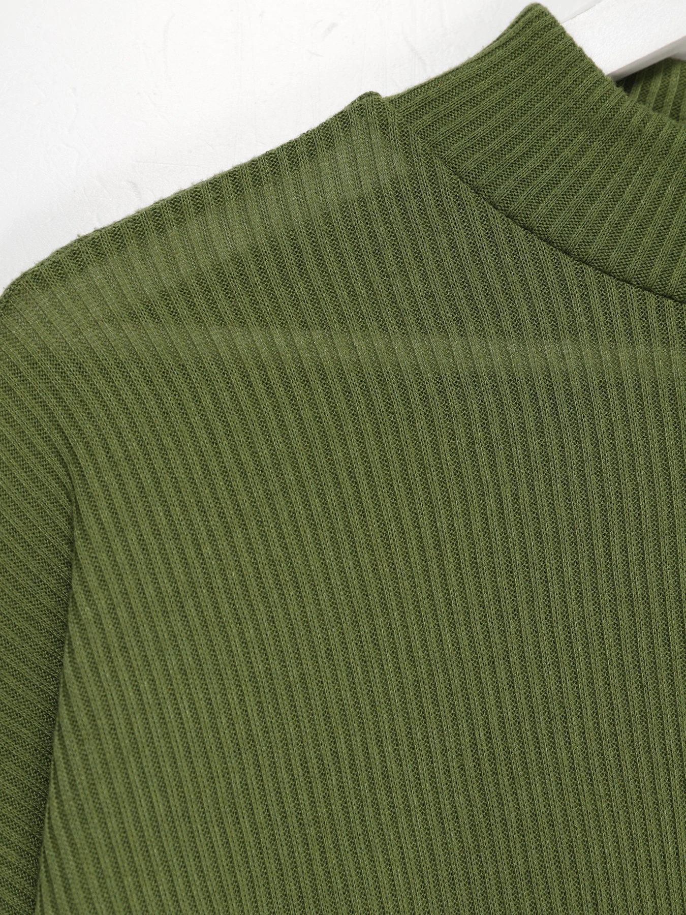 Светри та кардигани H&M модель 0421155_зелений Фото