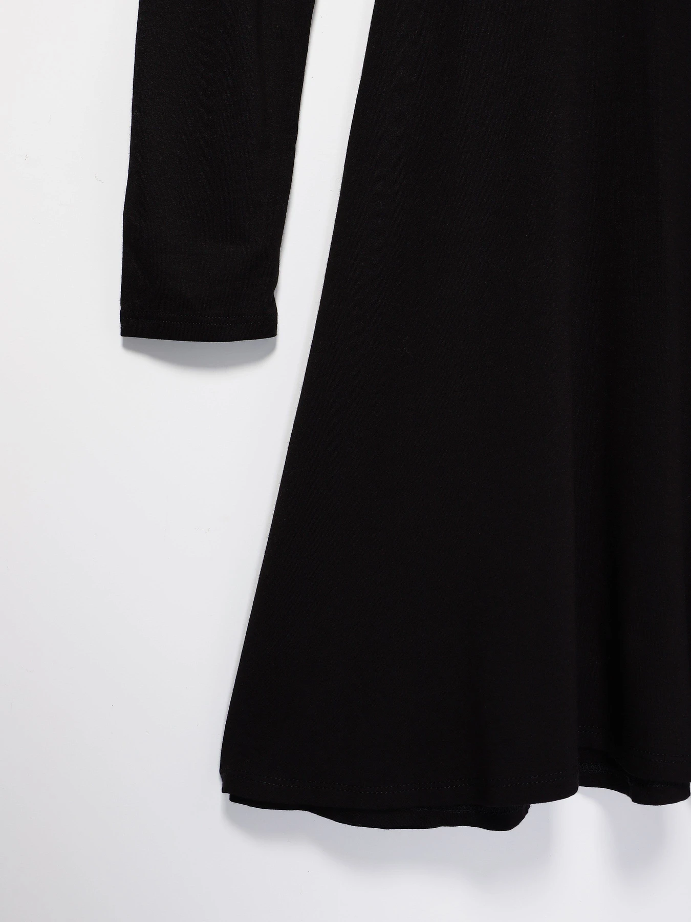 Платья H&M модель 0425905_чорний Платья H&M модель 0425905_чорний Фото