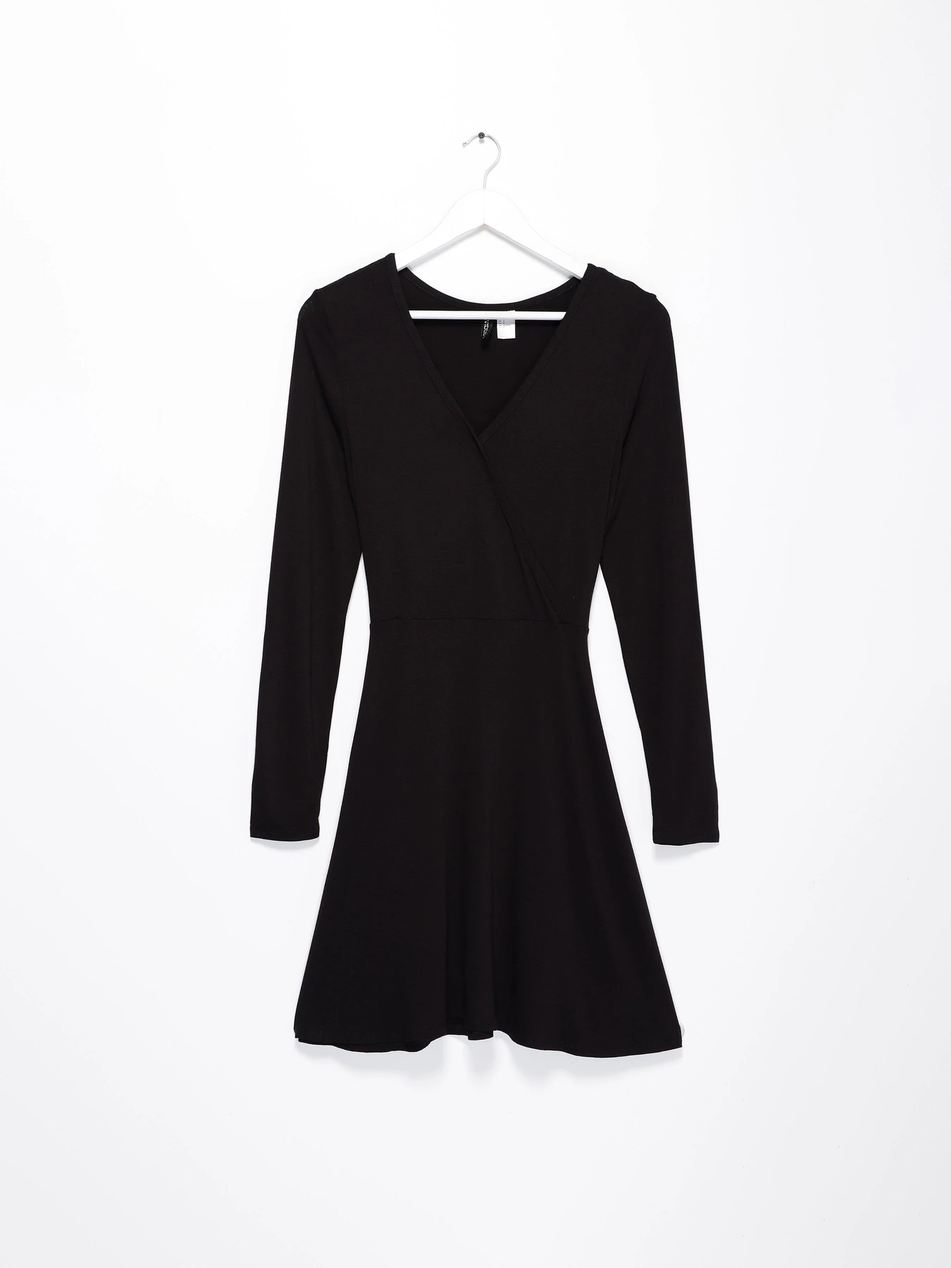Платья H&M модель 0425905_чорний Платья H&M модель 0425905_чорний Фото
